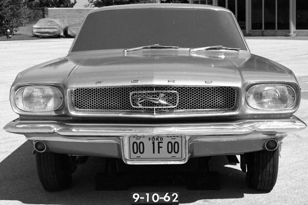 Crédit photo : médias FORD (le cougar est tourné vers la droite) Image